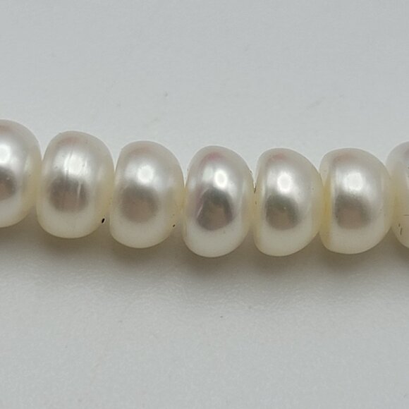Vtg. MA  White Freshwater Cultured Pearl Beaded Necklace 10K Gold Clasp 18"-5mm - Picture 2 of 8